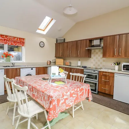 1 Pines Farm Holiday home *